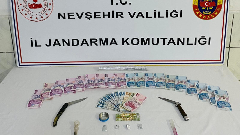 Jandarma Gülşehir’de Bir Araçta Uyuşturucu Yakaladı