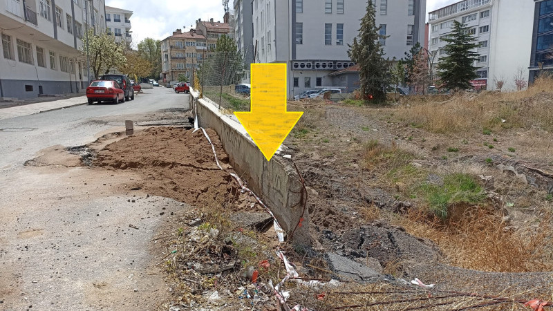 Nevşehir'de Çöken Yol Tehlike Saçmaya Devam Ediyor