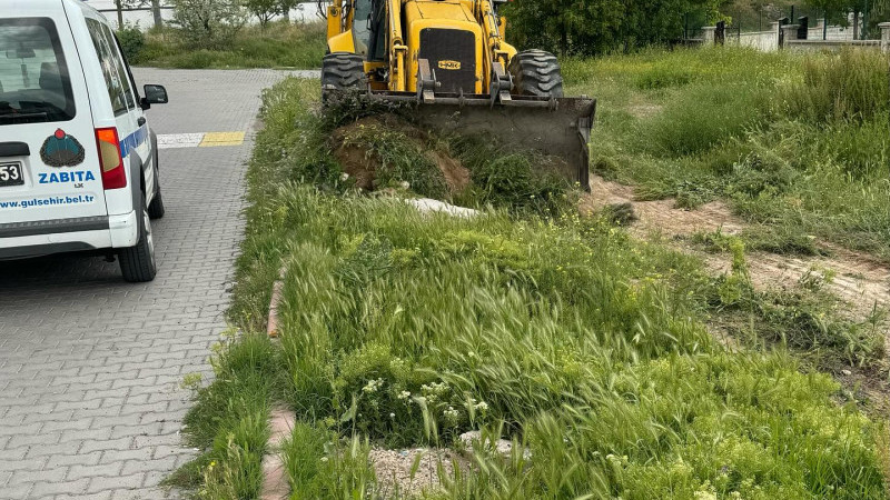 Belediye Ekipleri Çalışmalarını Aralıksız Sürdürüyor