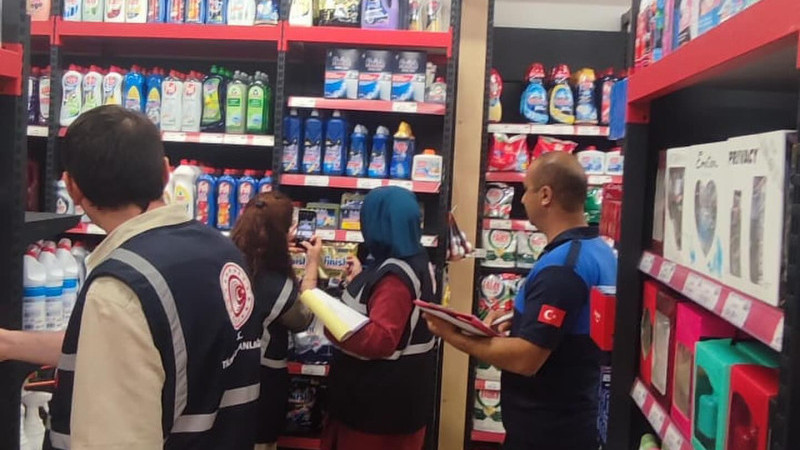 Belediye ve Ticaret İl Müdürlüğü Marketlerde Ortak Denetim Yaptı