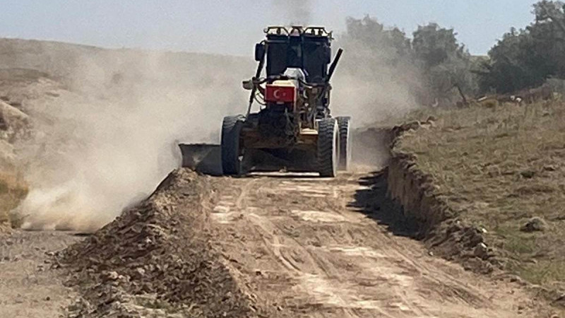 Yeşilyurt ‘ta Arazi Yollarının Bakım ve Onarımı Yapıldı