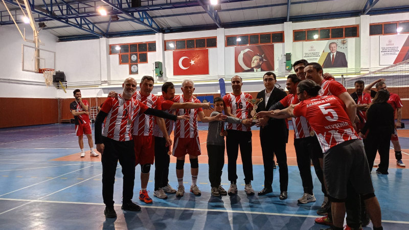 Voleybolda Şampiyon İlçe Milli Eğitim Spor Oldu