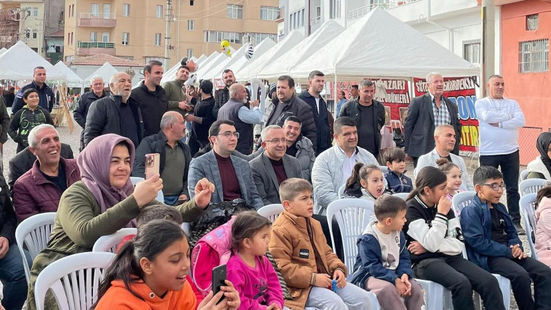 Yöresel Ürünler ve Hediyelik Eşya Festivali Başladı