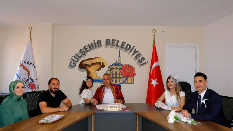Belediye Başkanı Çiftci, Genç Çiftlerin Nikâhlarını Kıydı