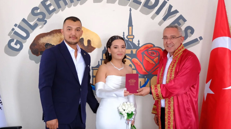 Belediye Başkanı Çiftci, Genç Çiftin Nikâhını Kıydı