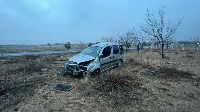 Yağışlı Yolda Takla Atan Araç Tarlaya Uçtu: 1 Yaralı