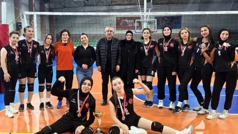 Gülşehir Kız Yurdu Voleybol Turnuvasında İkinci Oldu