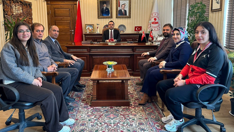 Bilek Güreşi Şampiyonundan Kaymakam Değirmenci’ye Ziyaret