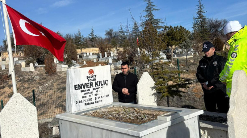 Şehit Polis Memuru Enver Kılıç Kabri Başında Dualarla Anıldı