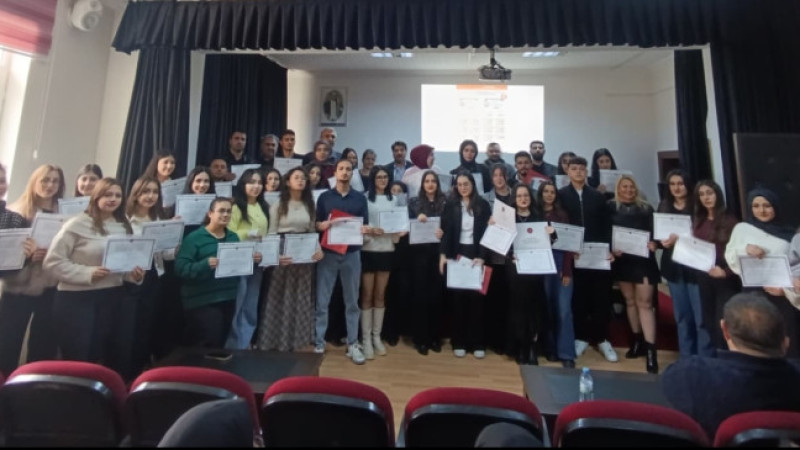 Gülşehir SB Meslek Yüksekokulu Başarılı Öğrencileri Ödüllendirdi