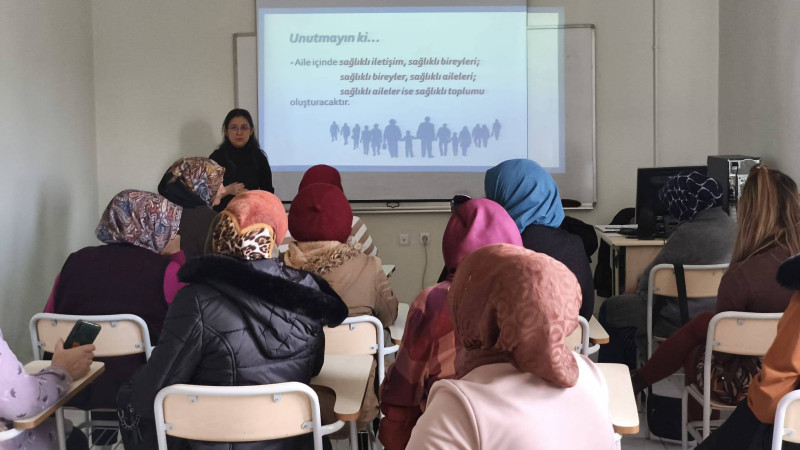 Gülşehir’de Aile İçi İletişim Semineri Gerçekleştirildi