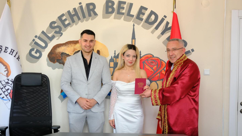 Belediye Başkanı Erkan Çiftci, Genç Çiftin Nikâhını Kıydı