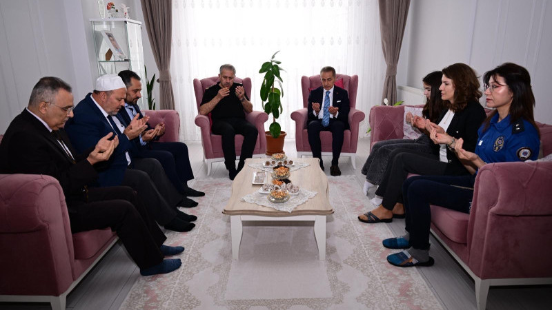 Vali Hüseyin Kök’ten Gülşehir'li Şehit Ailesine Anlamlı Ziyaret