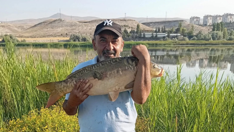 Gülşehirli Balıkçıdan 13 Kilo 800 Gramlık Dev Sazan